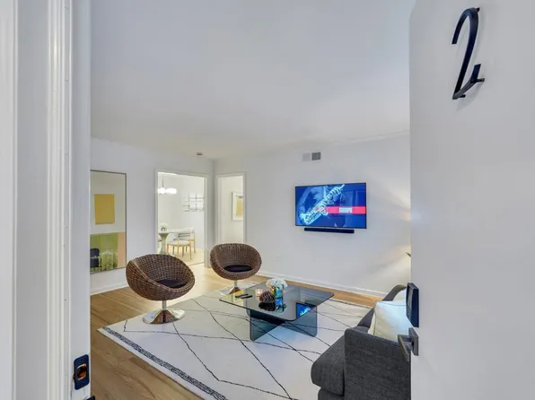 29 E 67th St APT 2-1, Savannah, GA 31405