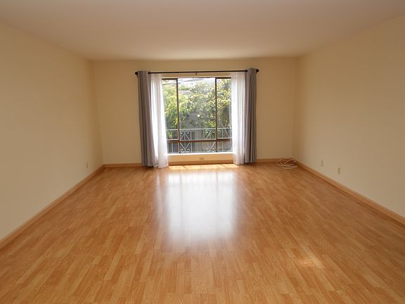 3rd image of 158 Day St APT 1
