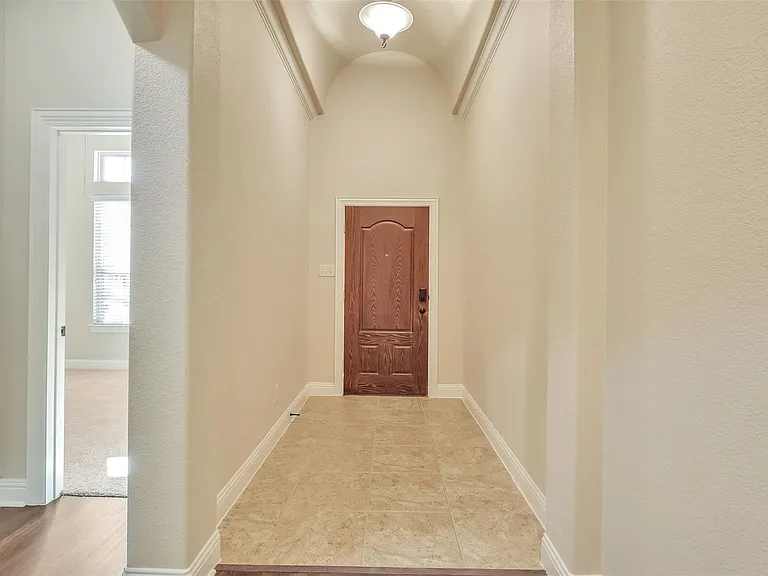10616 Jackson Hole Ln — Photo 2