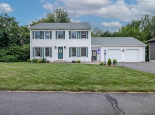 54 Wolf Pit Rd, Farmington, CT 06032