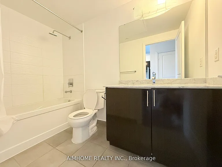 7165 Yonge St #319 — Photo 6