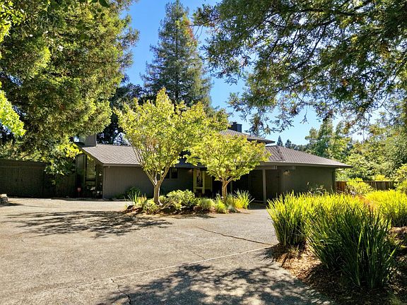 2nd image of 2604 Knob Hill Drive