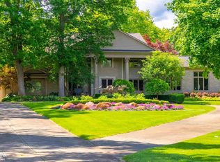 1201 Creekview Ct, Oakland Township, MI 48306