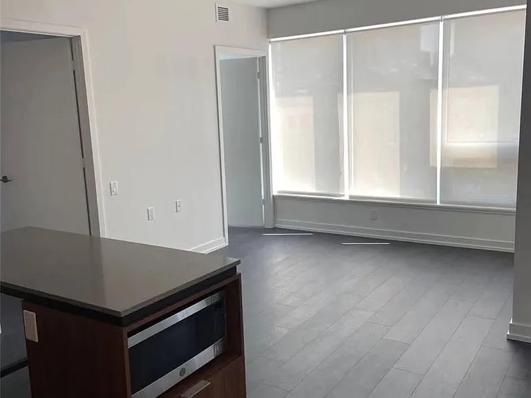 203 College St #508 — Photo 3