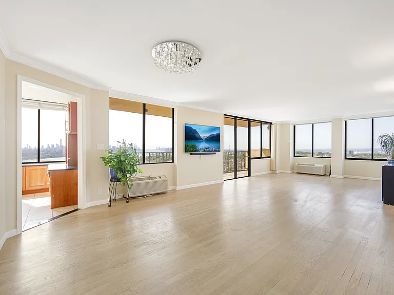 200 Winston Dr #2019 — Photo 3