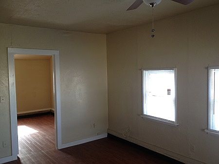 4th image of 3912 SE 23rd St