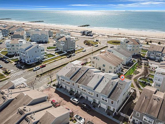 3rd image of 73-11 Arverne Mews Dr