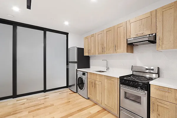 Rented by REZI | media 1