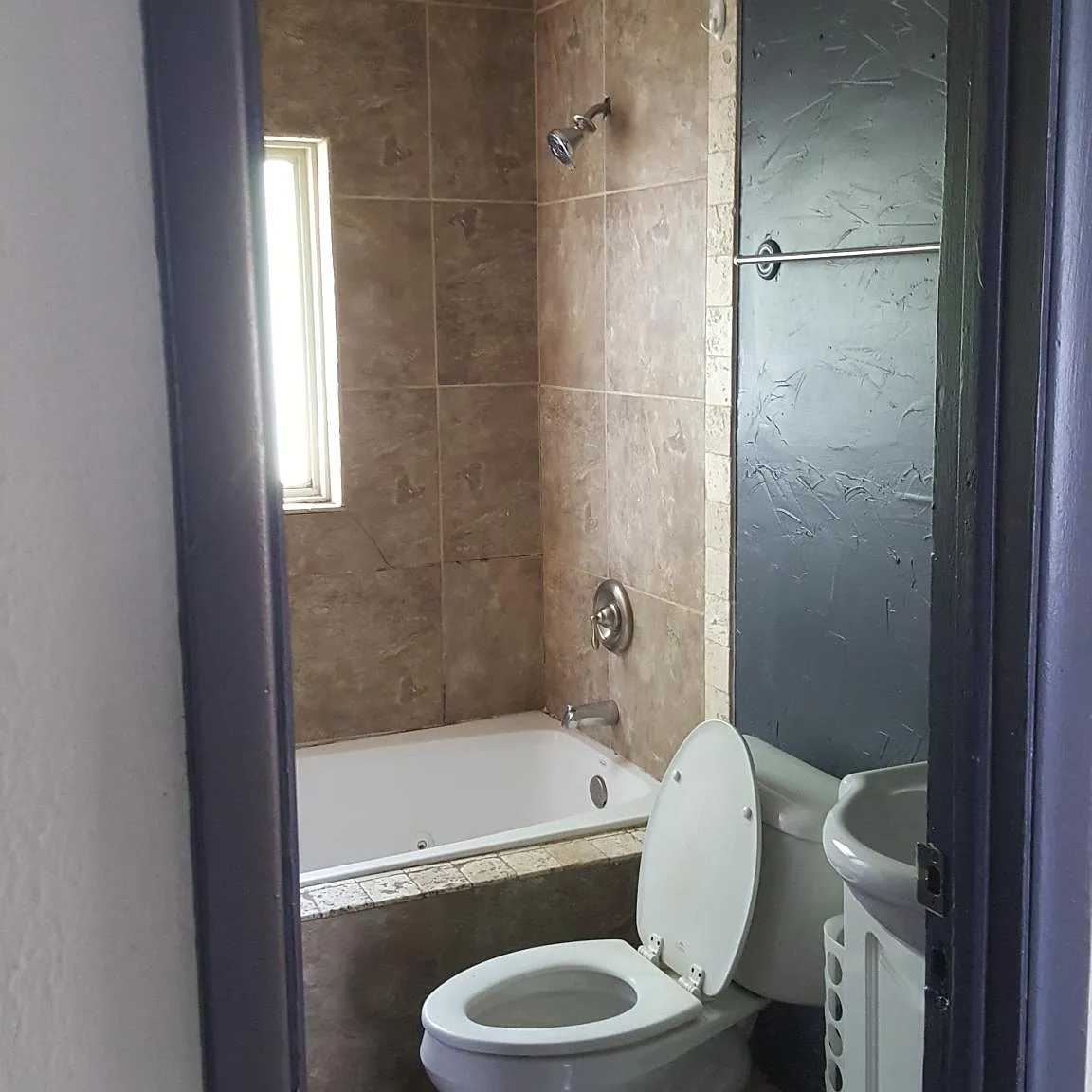 3 bed, 950 sqft, $950 — Photo 3