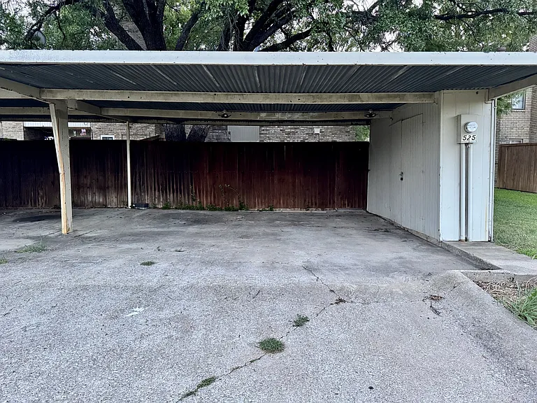 525 Towne House Ln — Photo 21