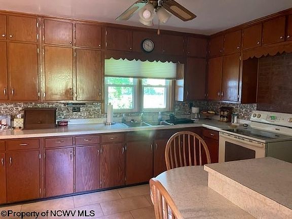 3rd image of 101 Coberly Ln