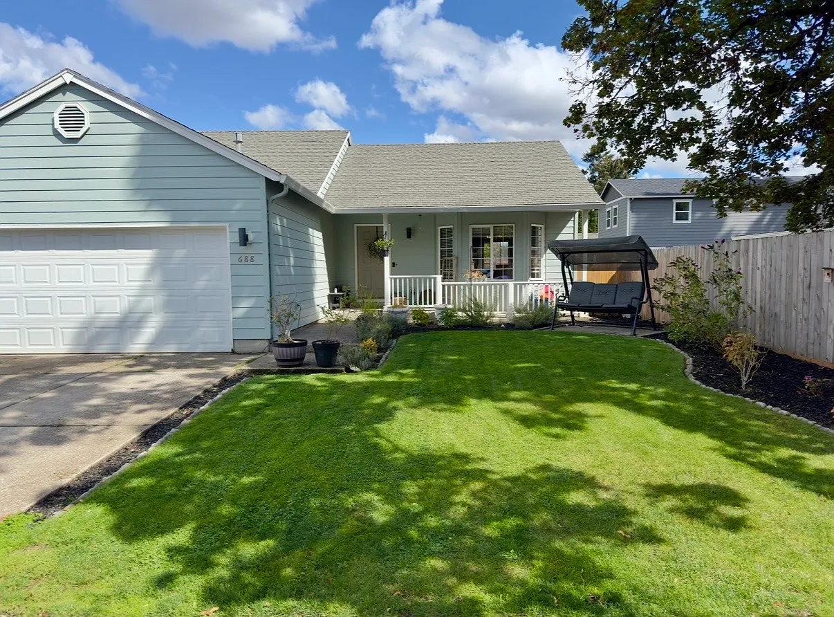 3 bed, 1146 sqft, $2,395 — Photo 1