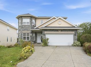 18 Stone Gate Dr, Halifax, NS B3N3J2