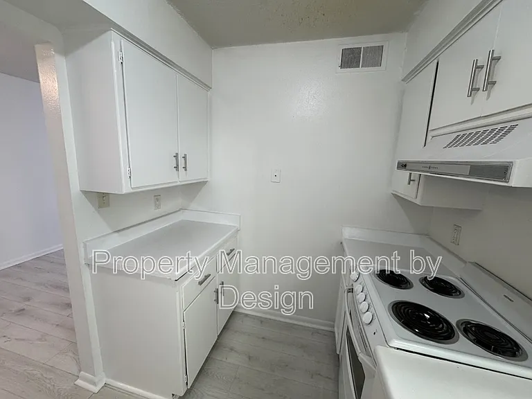 1039 5th St #7 — Photo 22