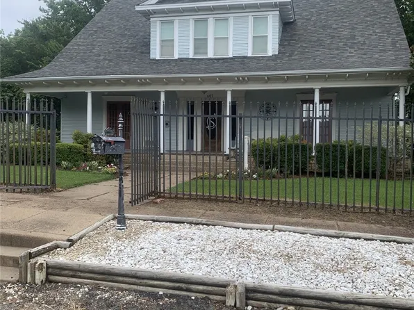 607 2nd St, Honey Grove, TX 75446