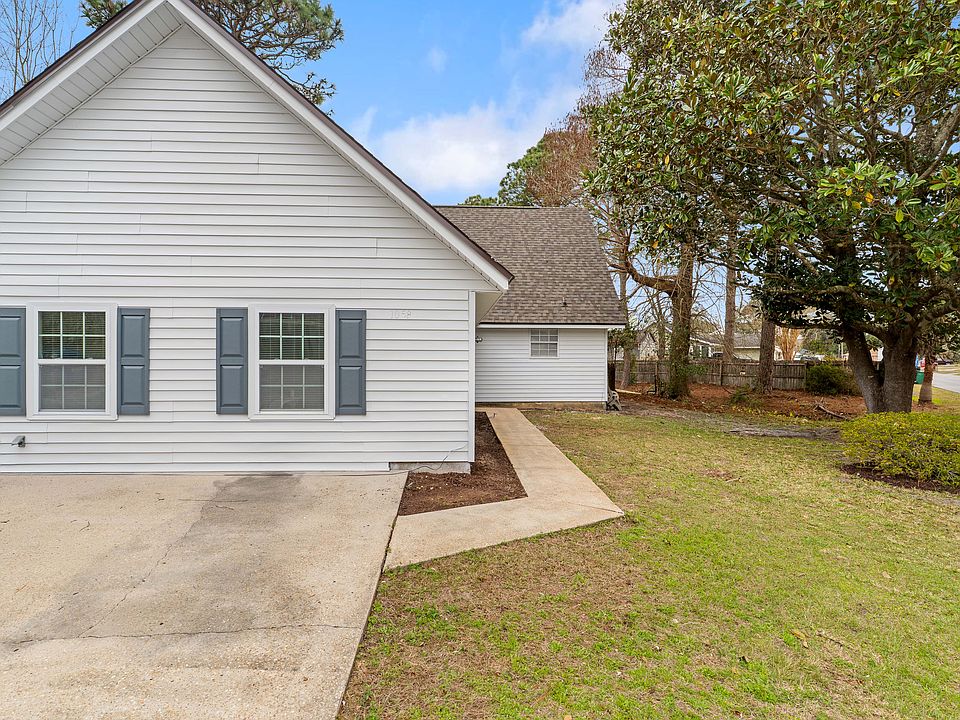 1st image of 1058 Quail Hollow Dr #A