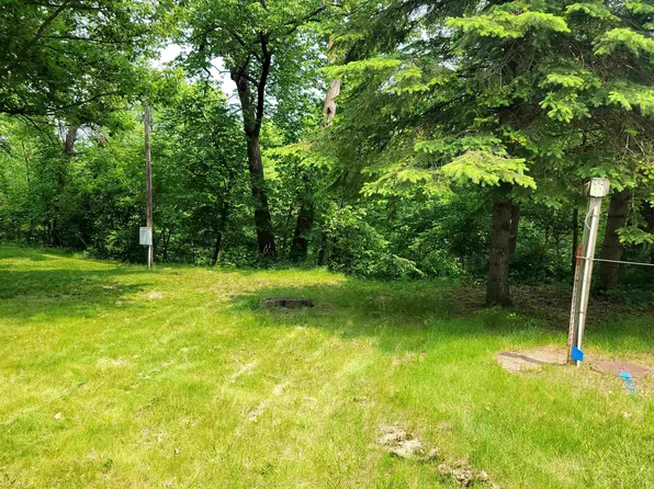 25772 Martin Dr, Spirit Lake, IA 51360