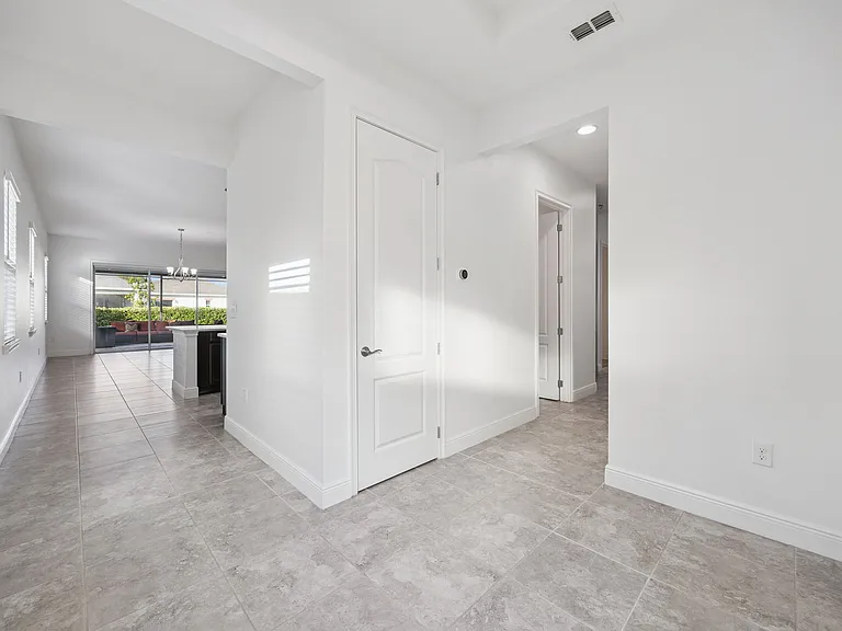 5013 E Fountainwood Dr — Photo 4