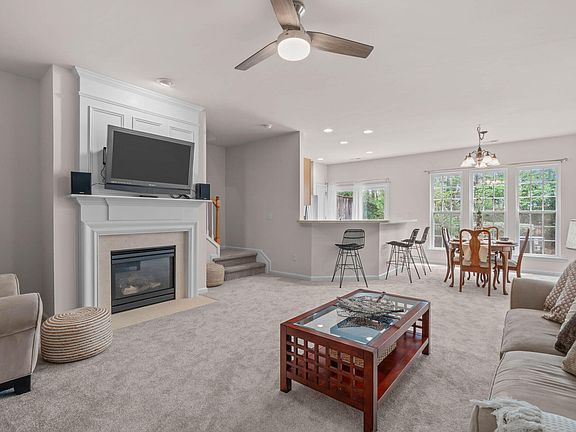 2nd image of 411 Perrault Dr
