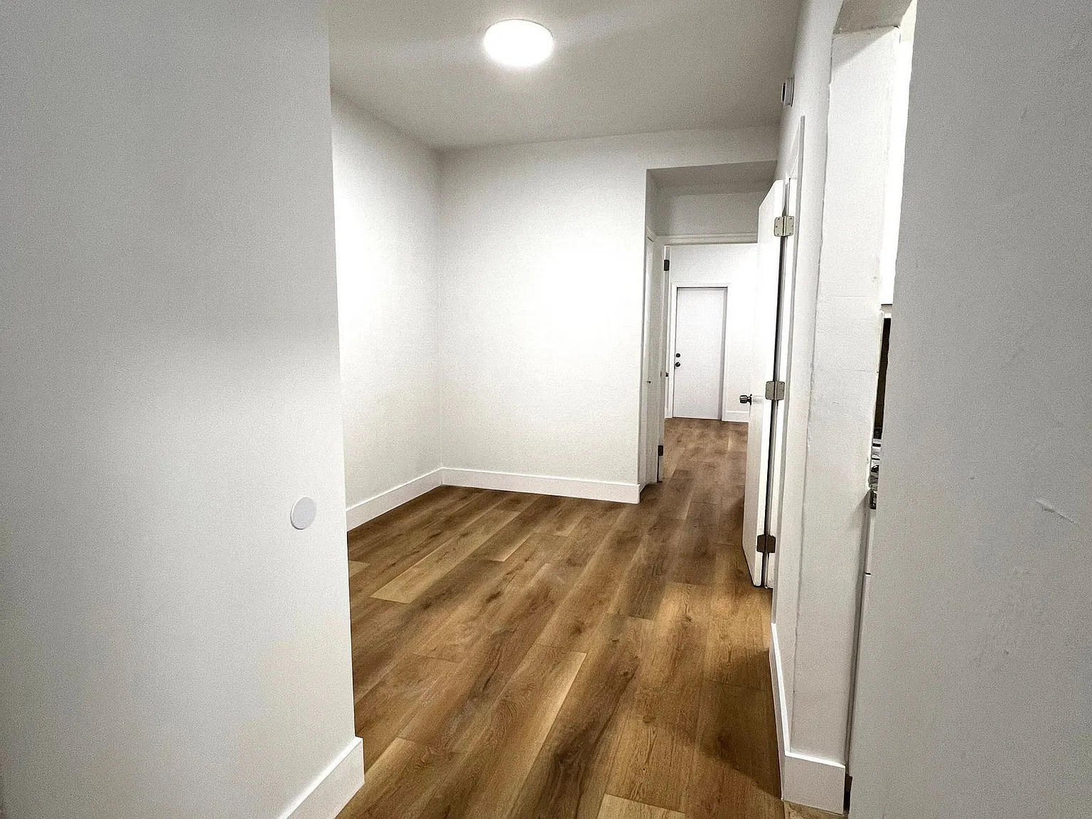 1 bed, 2.0 bath, 700 sqft, $2,100 — Photo 4