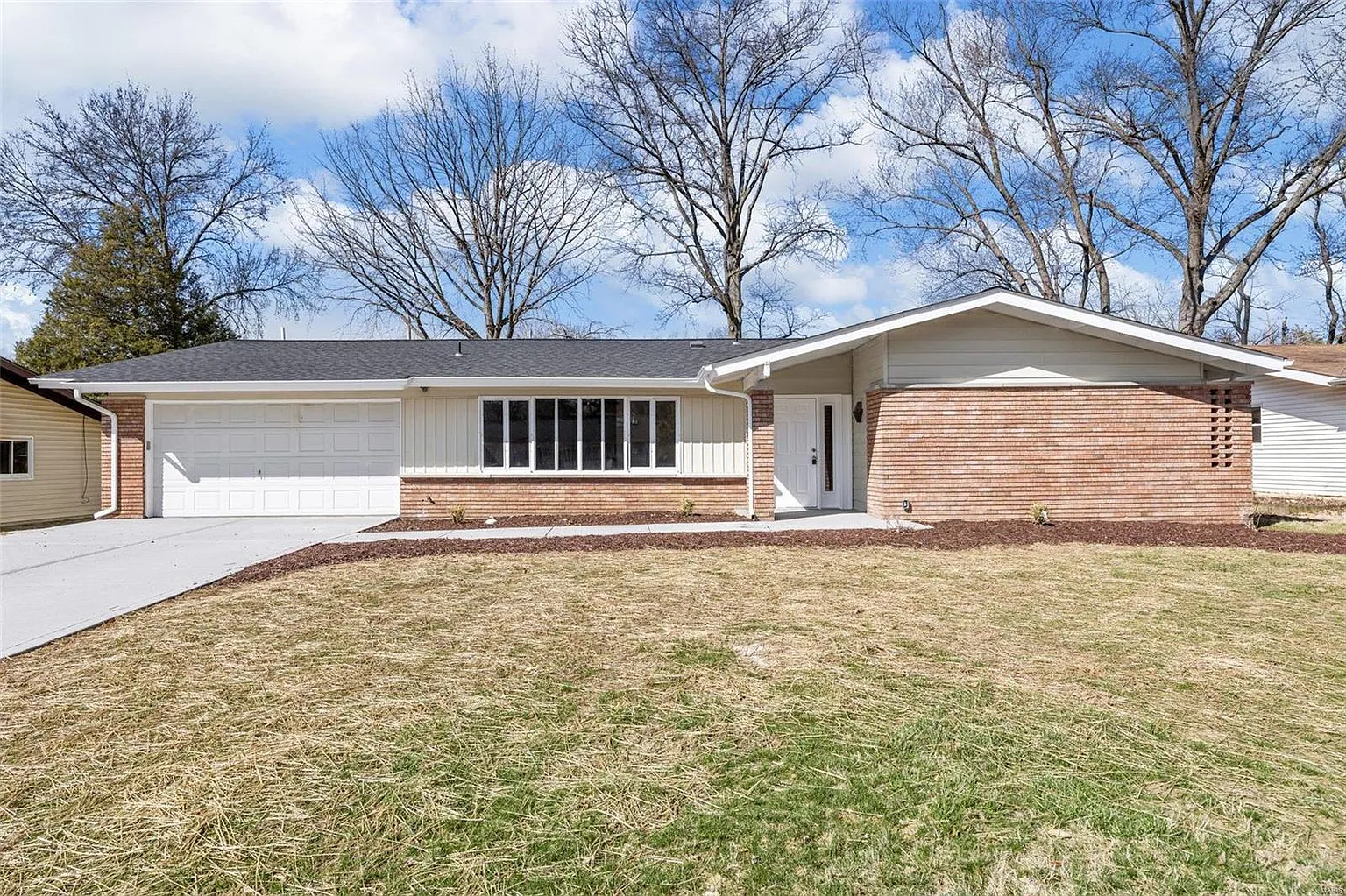 1521 Papillon Dr photo 1