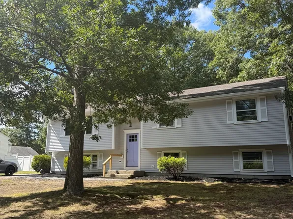 40 High Pine Dr, Plymouth, MA 02360