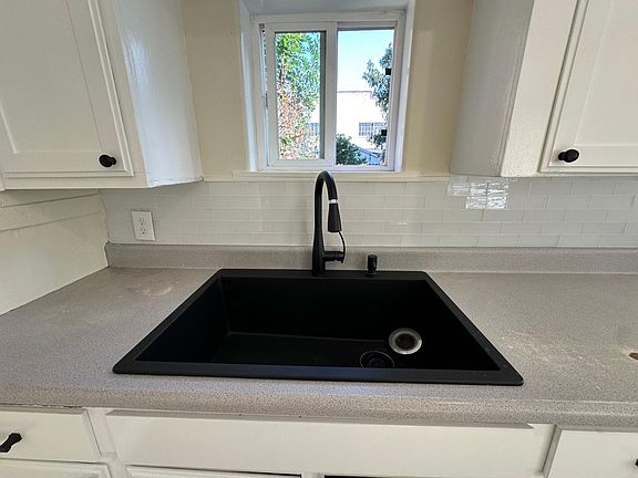 2nd image of 133 N Olive St #4