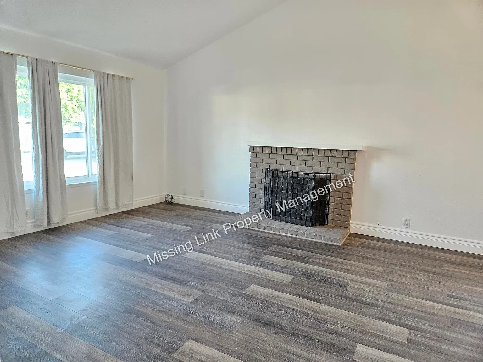 3 bed, 1612 sqft, $4,350 — Photo 4