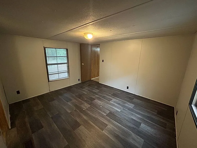 4502 E Old Marion Hwy #15 — Photo 2