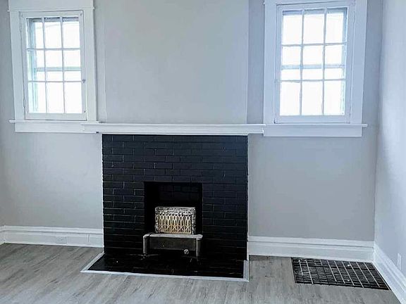 3rd image of 4814 Sacramento Ave