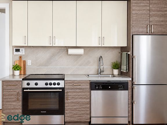 4th image of 2 N Henry St #2H