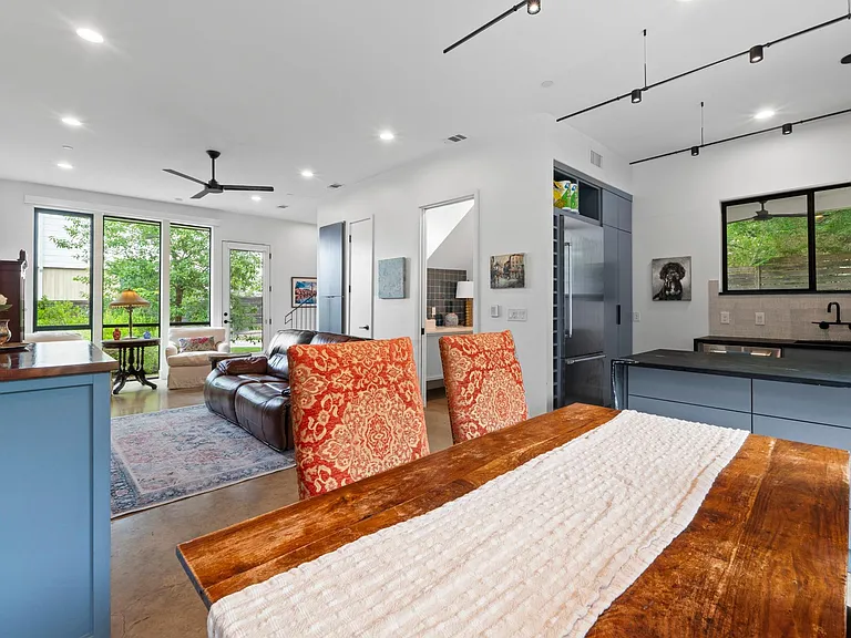 303 Woodward St #32 — Photo 10