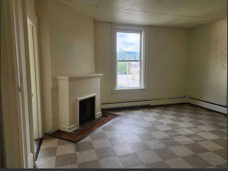 Now Leasing 324 Pleasant Street, Bennington, VT 05201 — Photo 22