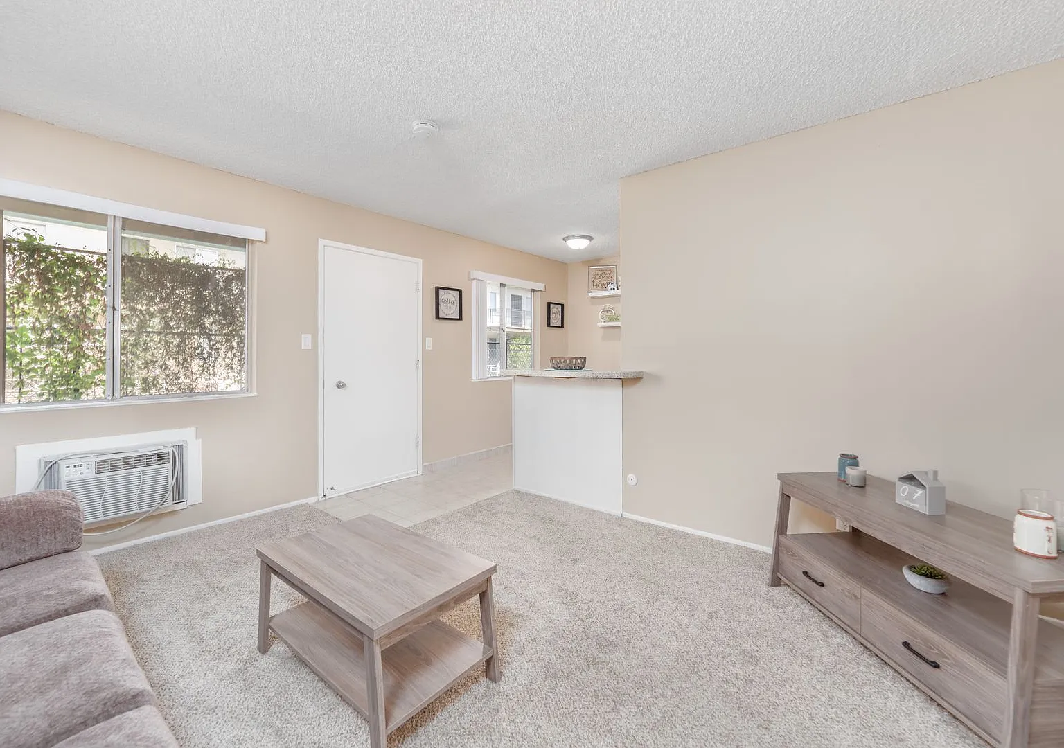 Garfield Manor Apartments — Photo 2