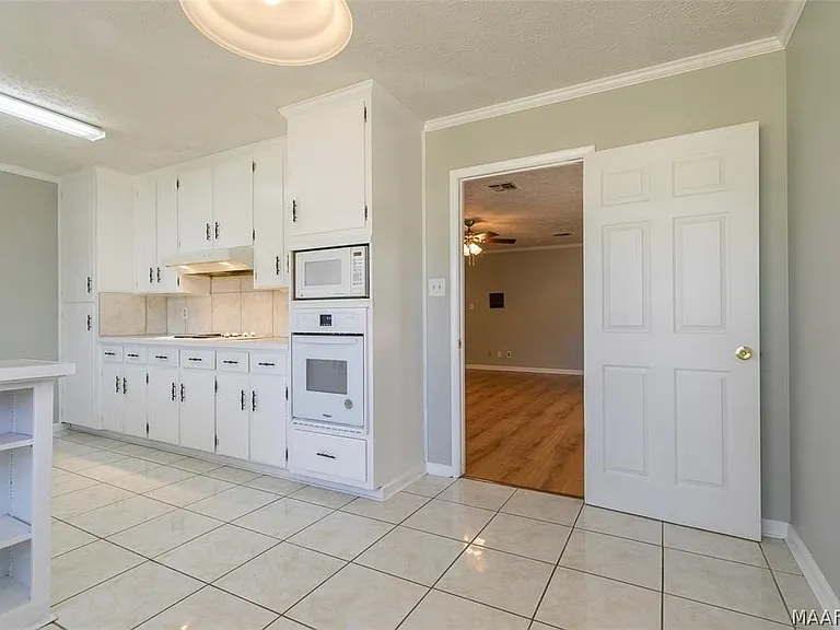 110 Diane Dr — Photo 14