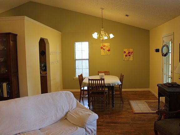 4th image of 2244 Greenbriar Ave