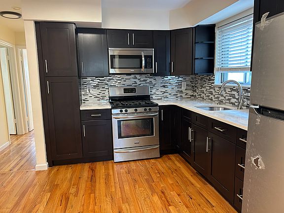 3rd image of 108 Slater Blvd Floor 1