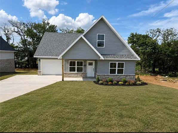 356 Lavona Ln, Huntsville, AR 72740