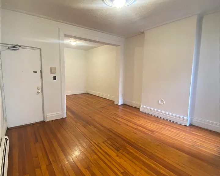 112 14th St #5 — Photo 2