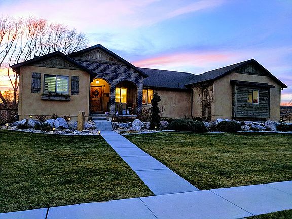 4th image of 1758 S Country Ln