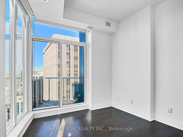 40 Nepean St #2703 — Photo 22