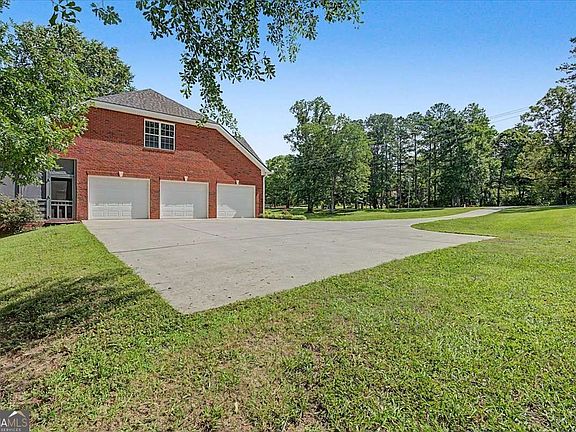 2nd image of 994 Rainey Rd