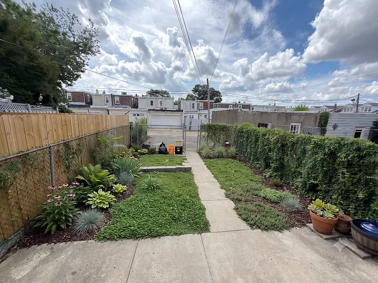 327 Roxborough Ave #1 — Photo 12