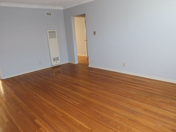 3rd image of 839 S Wooster St #9