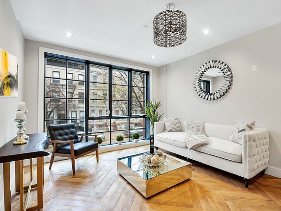 4th image of 340 Chauncey St #340C