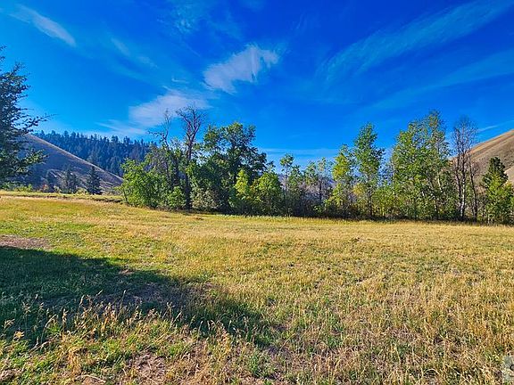 14th image of this home