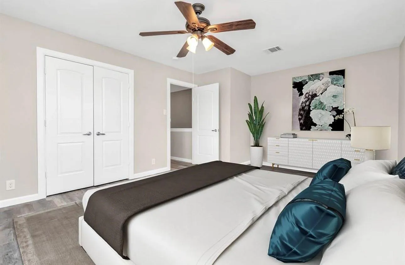 2 bed, 1.5 bath, 2065 sqft, $1,600 — Photo 4