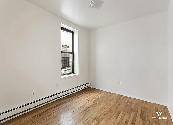 Rented by Warburg | media 4