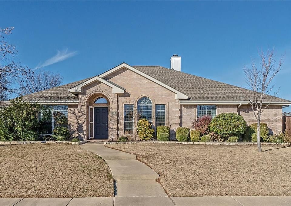1st image of 300 Holly Ct