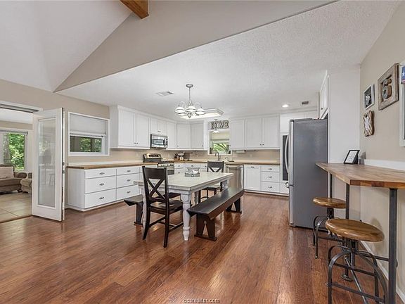 3rd image of 2808 Wilderness Dr S